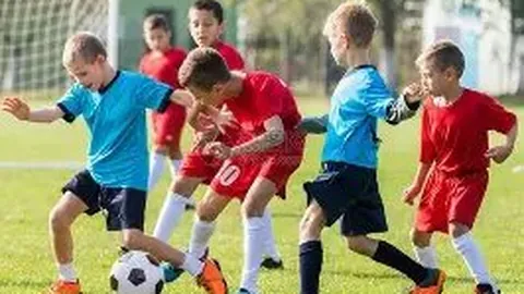 《罗梅罗揭秘倒钩神技：惊艳一跃，国家队与梅西同场修炼技艺》