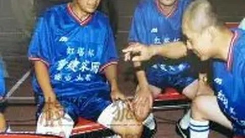 杜兰特大纽约欢庆31岁生辰，与欧文共赴游艺室畅玩