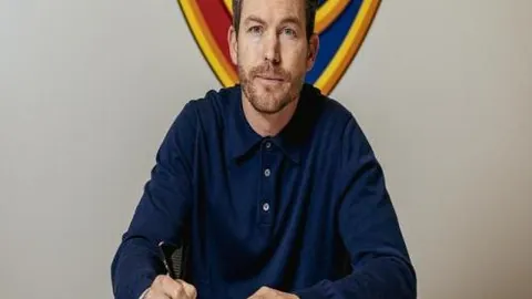 “跨国与本土政企足球联谊赛”